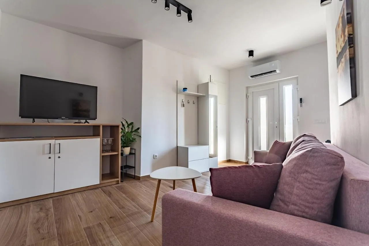 Royal Place Nin Apartment